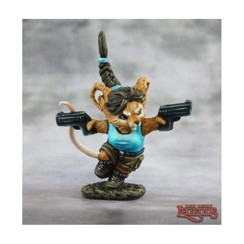 Lara Kraft, Mousling Adventuress DARK HEAVEN LEGENDS MOUSLINGS REAPER MINIATURES