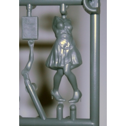 Zombie Vixens (10 + 1) Sprue WARGAMES FACTORY WARLORD GAMES