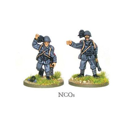 Italian Bersaglieri or Regular Officers/NCOs (Sun hats or Helmets) 28mm WWII WARLORD GAMES Italian Bersaglieri or Regular Officers/NCOs (Sun hats or Helmets) 28mm WWII WARLORD GAMES